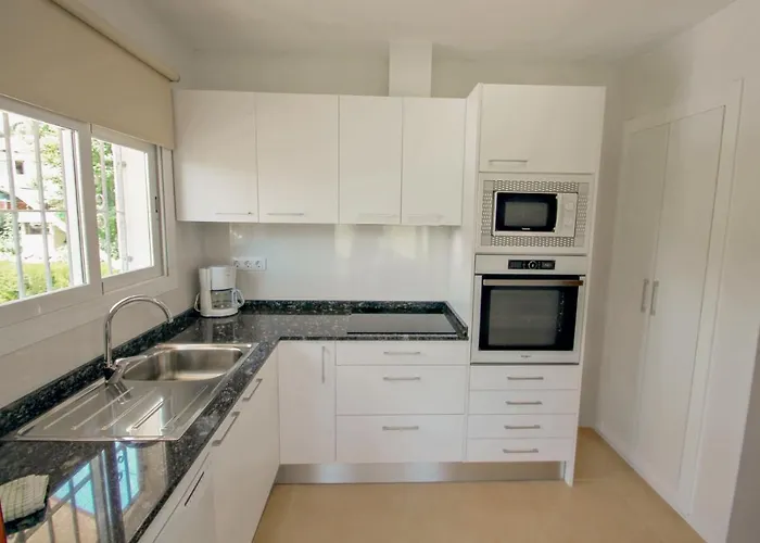 Tere - With Private Swimming Pool In